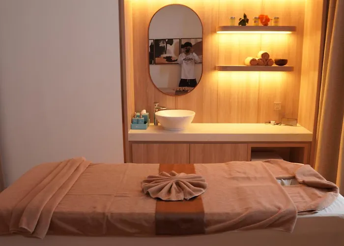 Anstay By A La Carte * Hạ Long